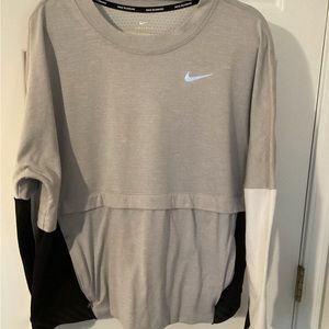 Nike sweatshirt with pocket